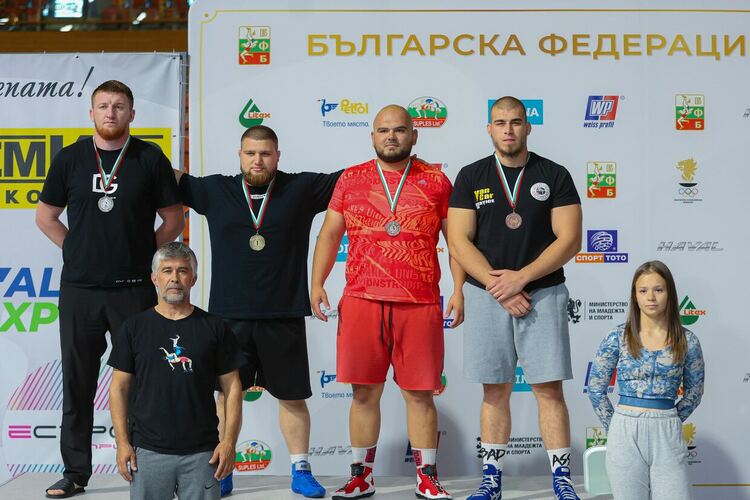 „Димитровград“ срази конкуренцията за първа титла по борба при мъжете