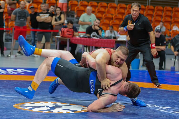 „Димитровград“ срази конкуренцията за първа титла по борба при мъжете