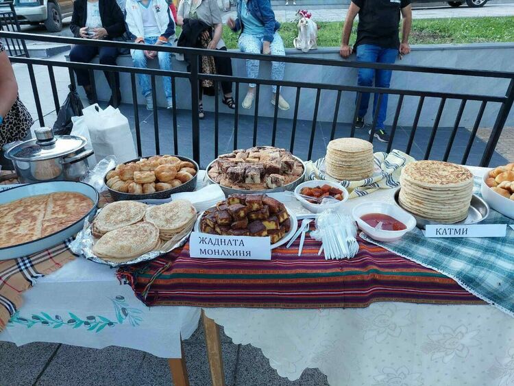 Беден отново впечатли със своя фолклор, обичаи и кулинария  