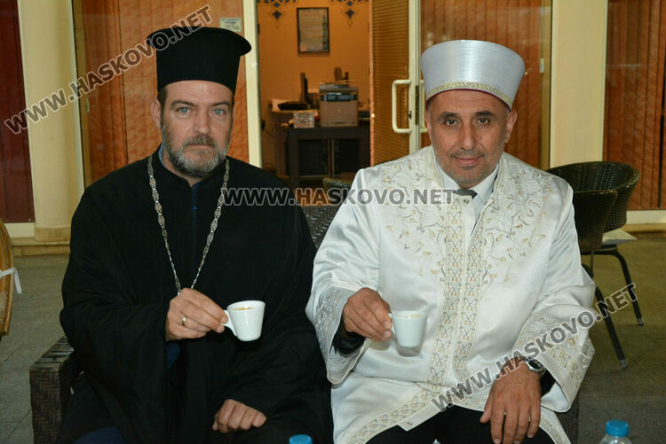 Мюсюлманите препълниха хасковските джамии за Курбан Байрам