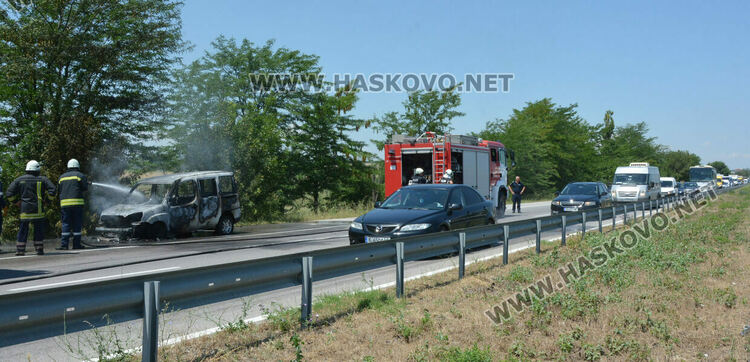 Пикап изгоря на пътя Хасково – Димитровград