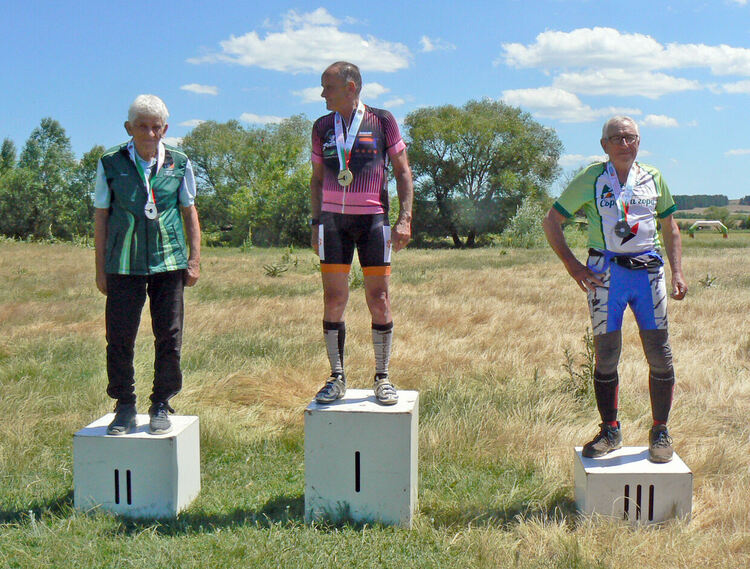 Момичетата на „Компас“ отново са държавни шампионки по спортно ориентиране