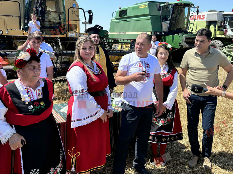 Ритуално зажънване даде старт на жътвата в димитровградско
