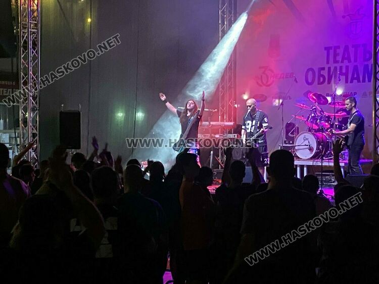 Койна Русева и София Бобчева откриват фестивала „Театър, обичам те!"