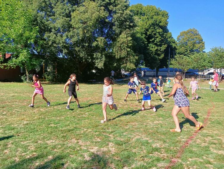 Благотворително събитие събра на едно място десетки деца в Градина