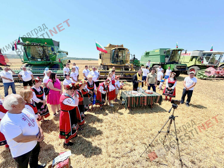Ритуално зажънване даде старт на жътвата в димитровградско