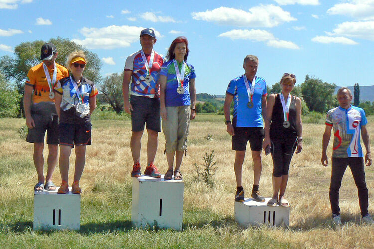 Момичетата на „Компас“ отново са държавни шампионки по спортно ориентиране