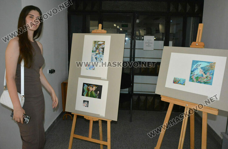 Млади художници на „Колорит“ показват над 200 творби в годишна изложба