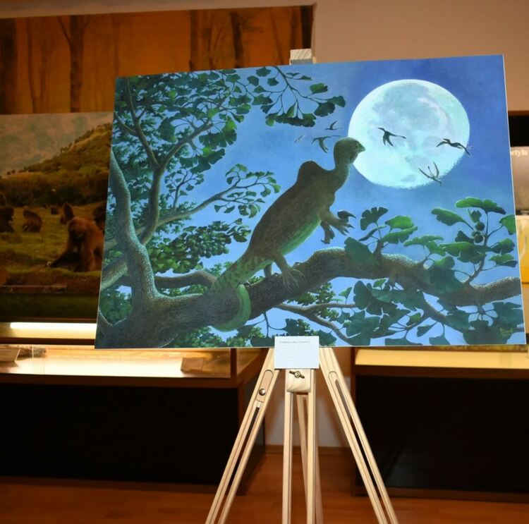 Рисунки на динозаври по научни данни гостуват в Палеонтологичния музей