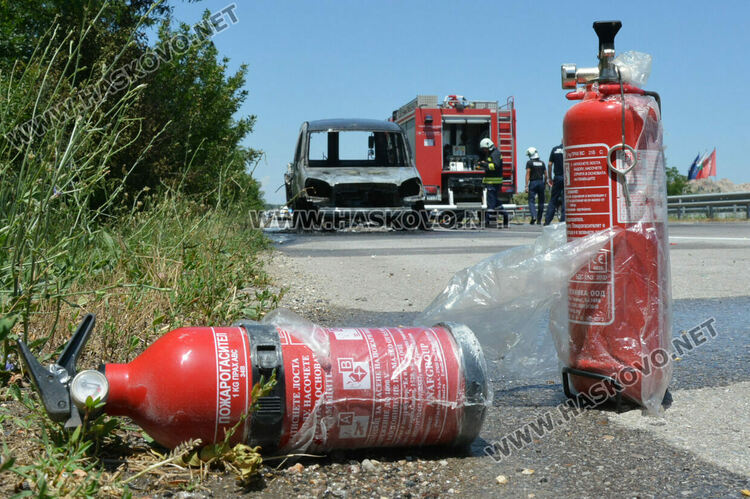 Пикап изгоря на пътя Хасково – Димитровград