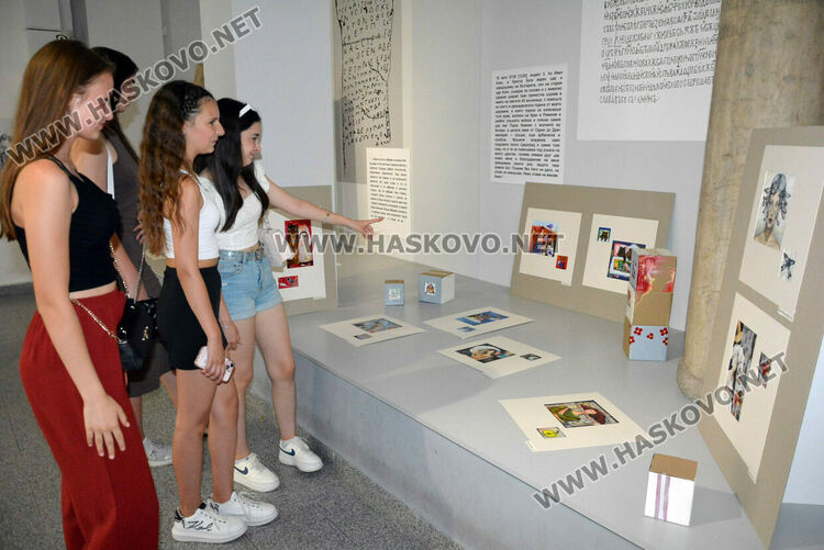 Млади художници на „Колорит“ показват над 200 творби в годишна изложба