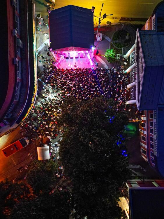 Койна Русева и София Бобчева откриват фестивала „Театър, обичам те!"