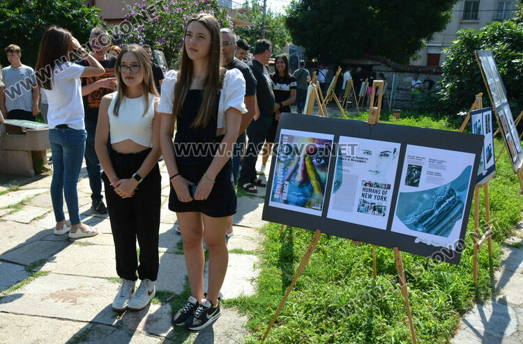 Ученици от Гимназията по туризъм показаха идеи и концепции за модерна реклама