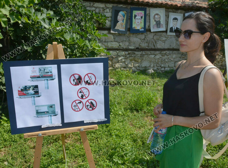 Ученици от Гимназията по туризъм показаха идеи и концепции за модерна реклама