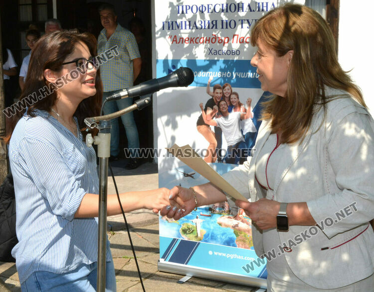 Ученици от Гимназията по туризъм показаха идеи и концепции за модерна реклама