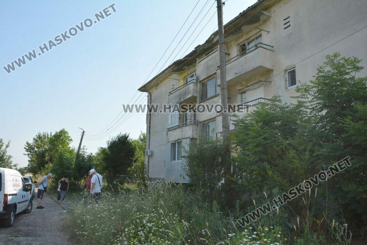 Блок в Узунджово пропищя от многолюдна фамилия