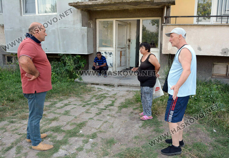 Блок в Узунджово пропищя от многолюдна фамилия