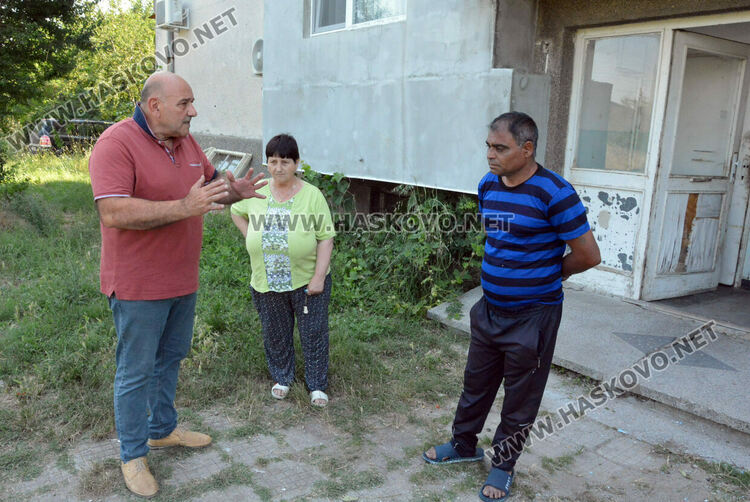 Блок в Узунджово пропищя от многолюдна фамилия