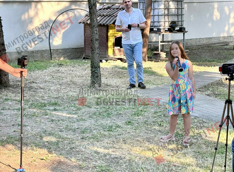 За 140-тата си годишнина димитровградската църква се сдоби с пауни и кът за деца