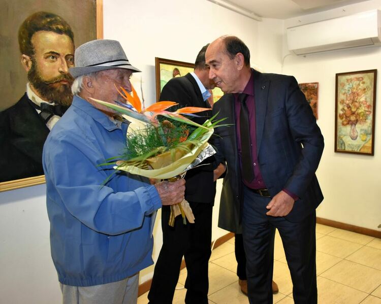 90-годишният Вълчо Иванов с изложба в старинното училище "Свети Георги"