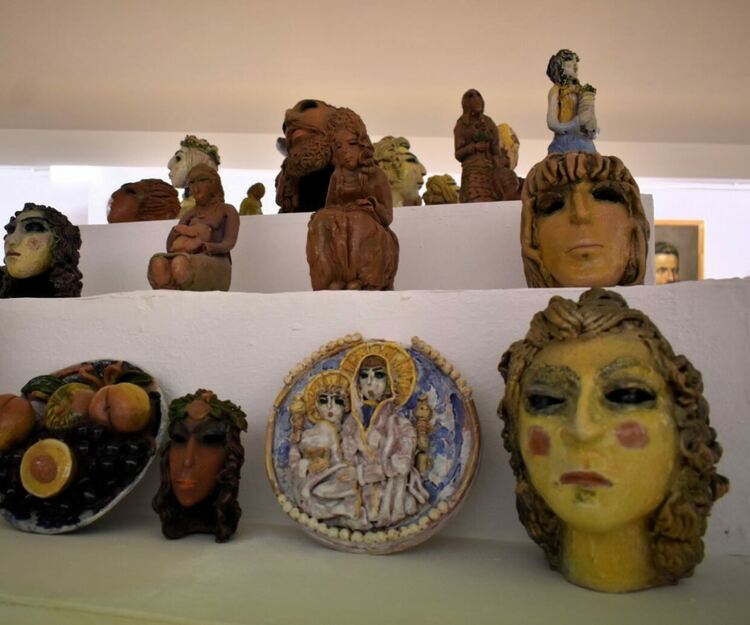 90-годишният Вълчо Иванов с изложба в старинното училище "Свети Георги"