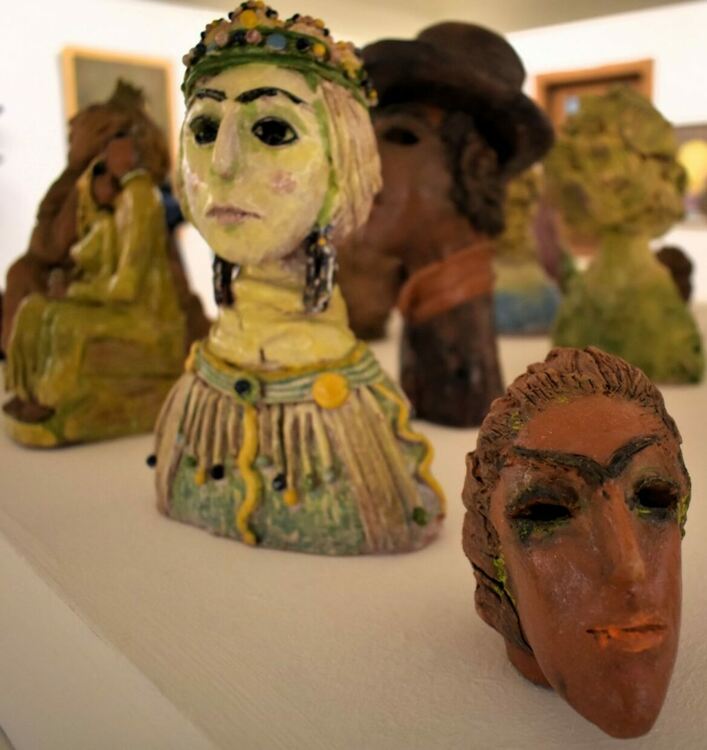 90-годишният Вълчо Иванов с изложба в старинното училище "Свети Георги"