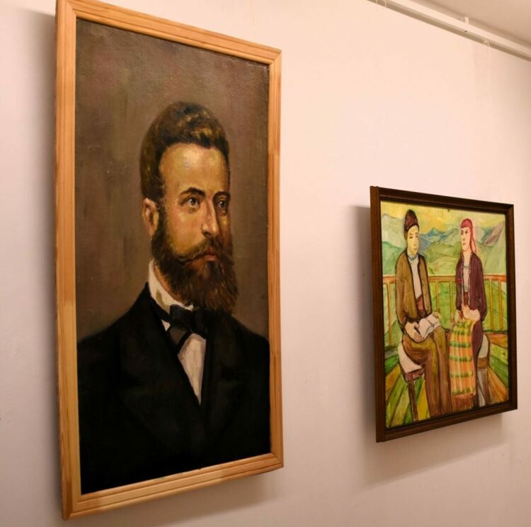 90-годишният Вълчо Иванов с изложба в старинното училище "Свети Георги"