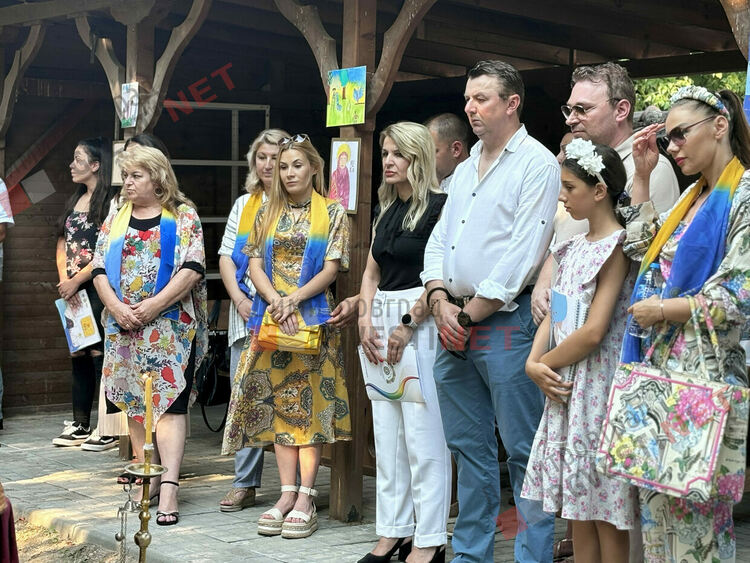 За 140-тата си годишнина димитровградската църква се сдоби с пауни и кът за деца