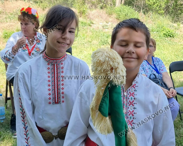 Празникът на нимфите и Афродита събра самодейци от три общини