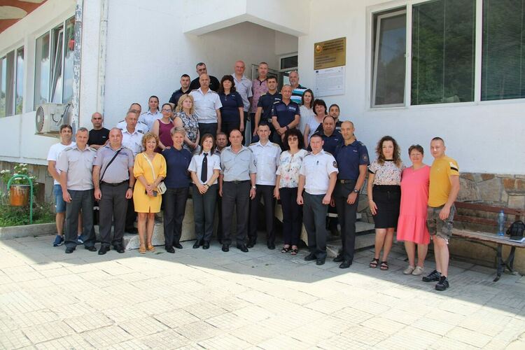 Пожарникарите  изпратиха в заслужена почивка  с ритуално изкъпване  Бечо Пойдовски  