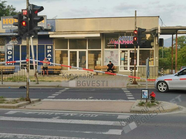 Пешеходец бе пометен на червен светофар във „Веселчане”/снимки/