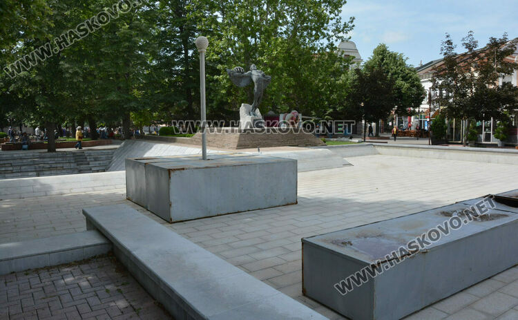 Предстои пускането на градски чешми и шадравана в Хасково с ново подводно осветление