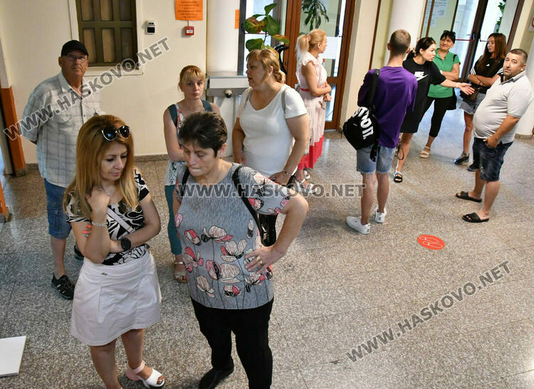 Раздадоха 85 000 бюлетини и 135 машини за изборите на 23 юни