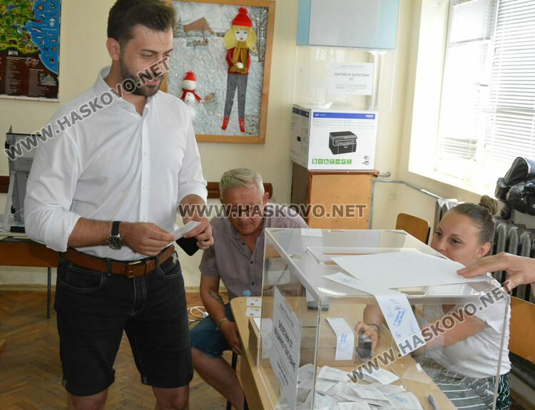 Камен Тодоров: Изборите се решават в "Република" и Кавала