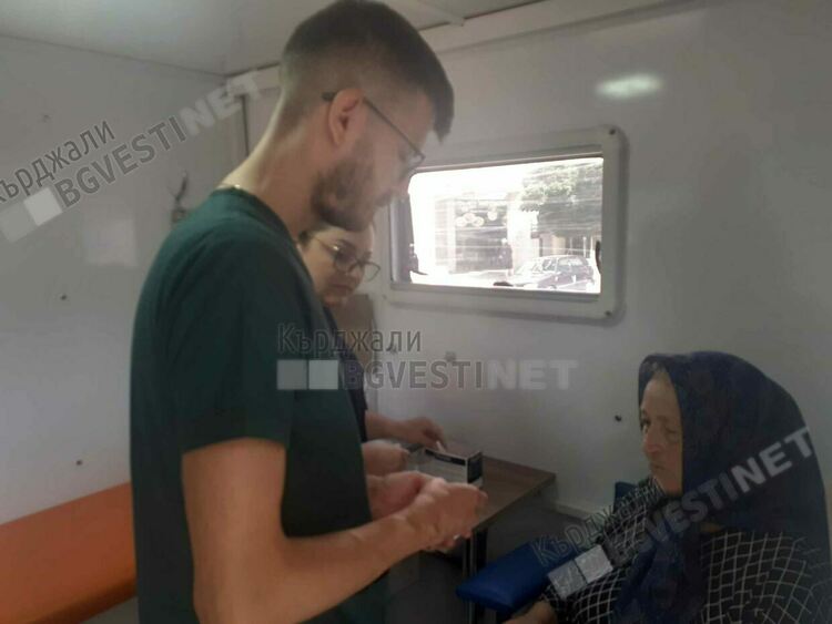 Удължават с шест месеца дейността на мобилния медицински пункт в Кърджали