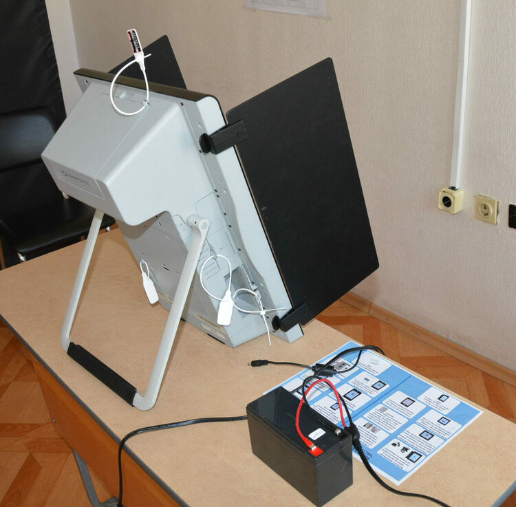 Прекратиха машинното гласуване заради повреда в секция 35 в НТС