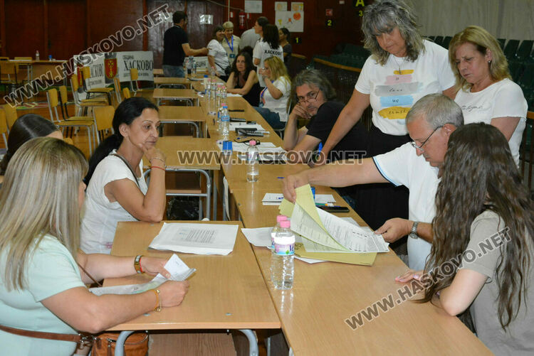 Приключи изборният ден в община Хасково, предават бюлетините