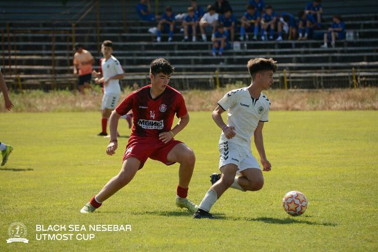 Младите футболист на „Хасково“ с дебют в международен турнир
