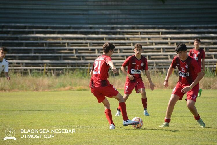 Младите футболист на „Хасково“ с дебют в международен турнир