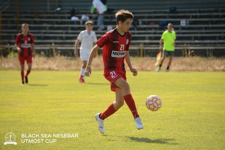 Младите футболист на „Хасково“ с дебют в международен турнир