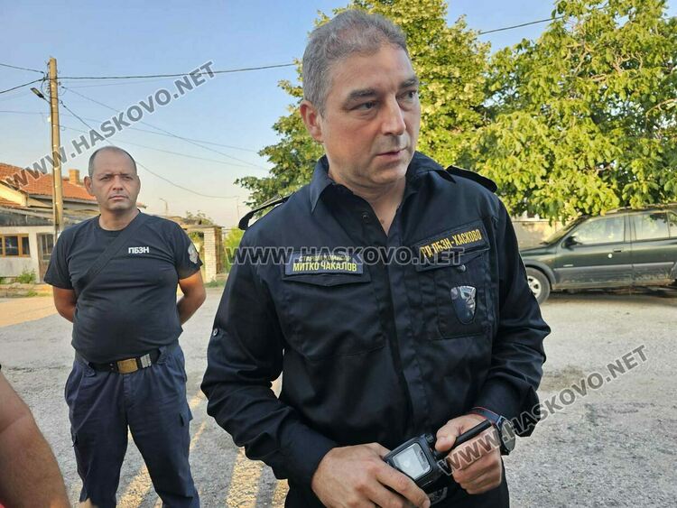 Спряха пожара в Сакар на метри от село, но изпепели 1000 дка гора