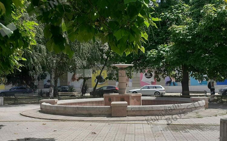 В разгара на жегите, водата в шадраваните на Кърджали все още е мираж