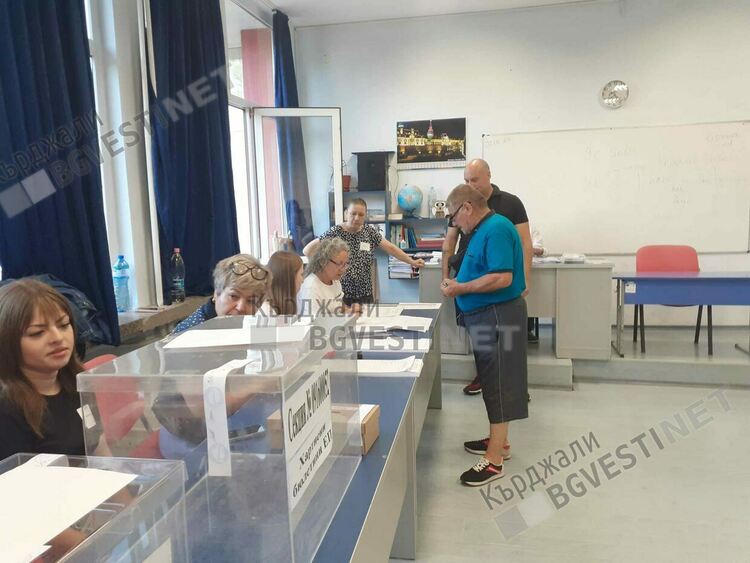 От днес започва изплащането на възнагражденията на членовете на СИК