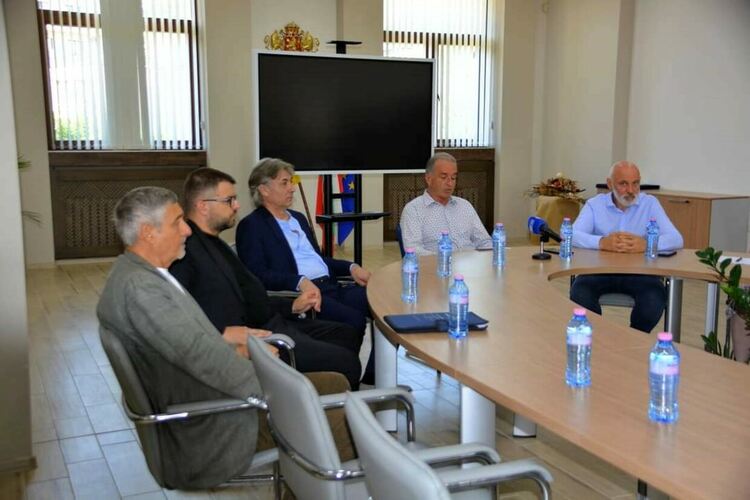 Започва изпълнението на проекта за уличното осветление в Асеновград 