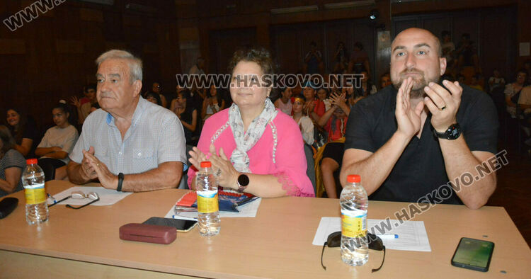 44 младежи се включиха във Фестивала на талантите „Изкуството срещу дрогата“ в Хасково