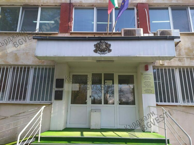 Проверяват 23-годишна майка, неизплащала издръжка на децата си