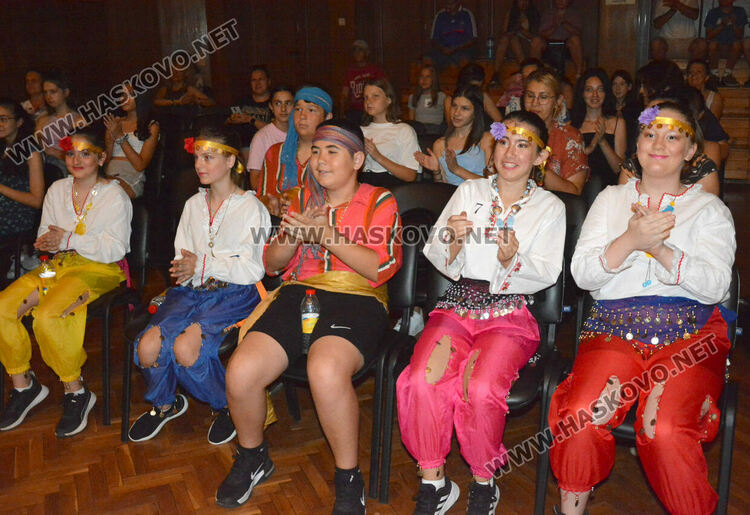 44 младежи се включиха във Фестивала на талантите „Изкуството срещу дрогата“ в Хасково