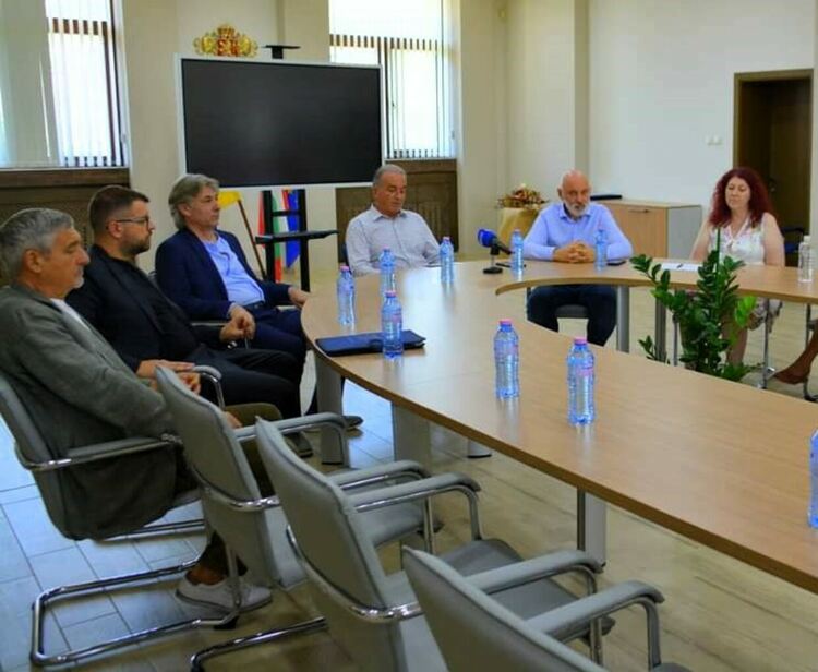 Започва изпълнението на проекта за уличното осветление в Асеновград 