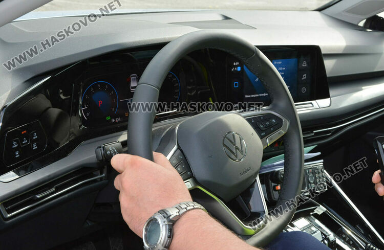 Ново попълнение в автопарка на „Пътна полиция“ в Хасково