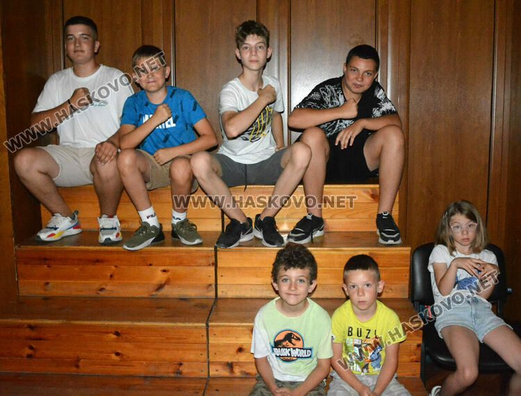 44 младежи се включиха във Фестивала на талантите „Изкуството срещу дрогата“ в Хасково